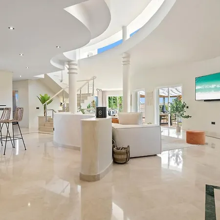 וילה Luxury Marbella Region, Gated Community אסטפונה
