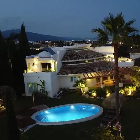 Luxury Marbella Region, Gated Community אסטפונה